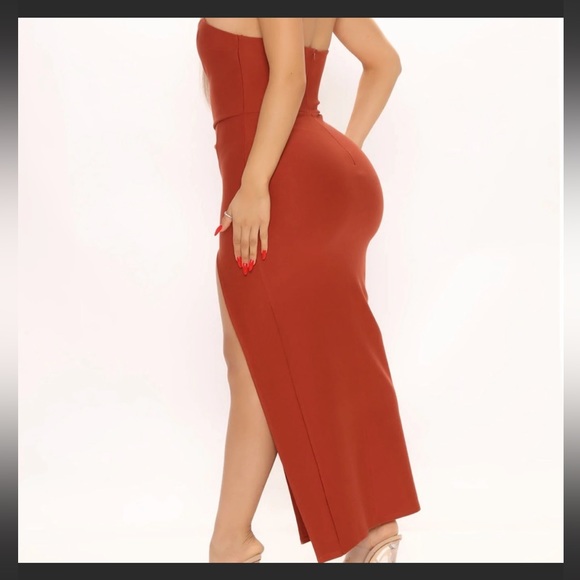 Fashion Nova Rust Valeria Midi Dress Size Small - Picture 3 of 4